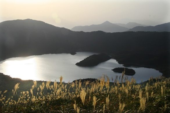xinchang, valley, hotspring, nature, lake, mountains