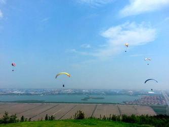 paragliding, close to shanghai, lake