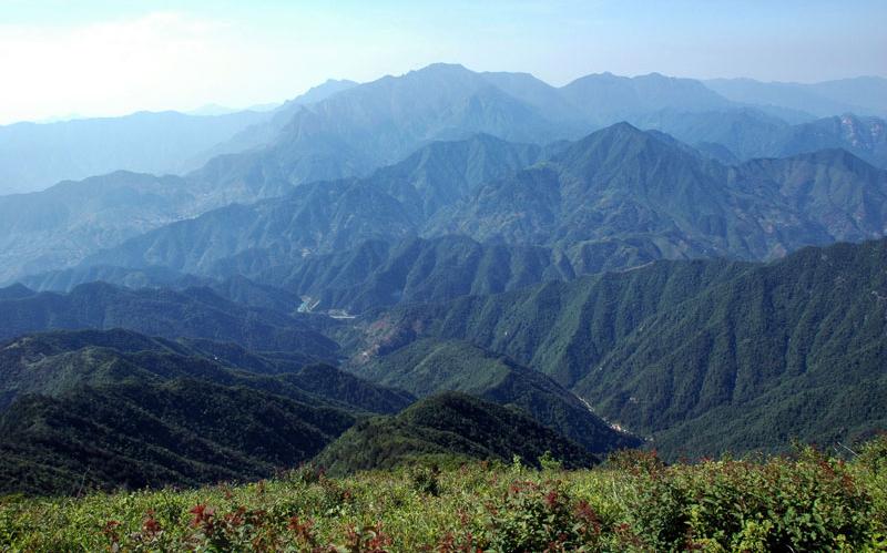 mount qingliang hikers, huangshan hiking